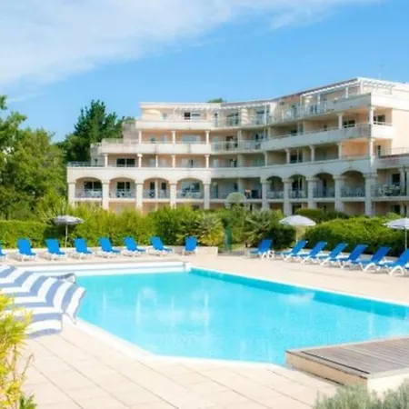 Apartment Avec Piscine A 300m De La Royal Park