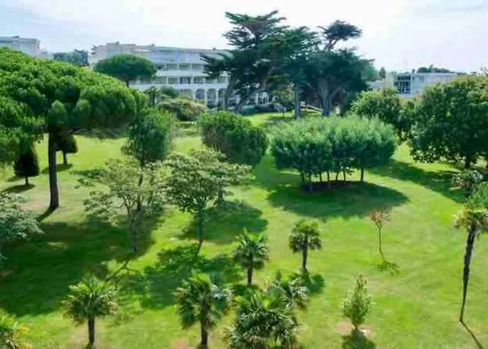 Avec Piscine A 300m De La Royal Park
